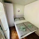 キャンプ場 Mobile Sims ビオグラード・ナ・モル