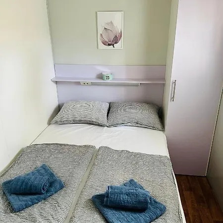 Mobile Sims بيوغْغاد نا موغو