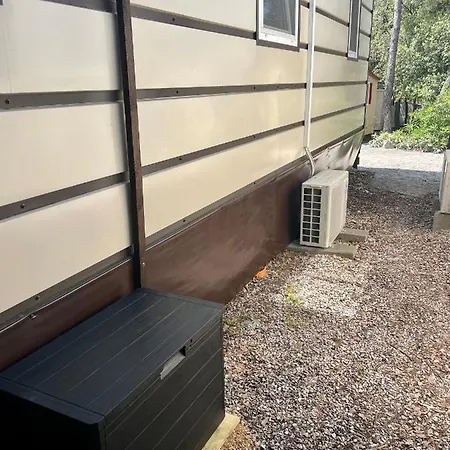 Mobile Sims مكان تخييم *