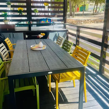 مكان تخييم Mobile Sims *