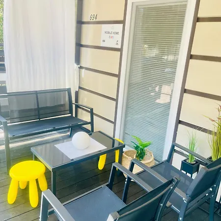 مكان تخييم Mobile Sims