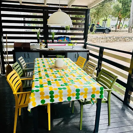 Mobile Sims مكان تخييم *